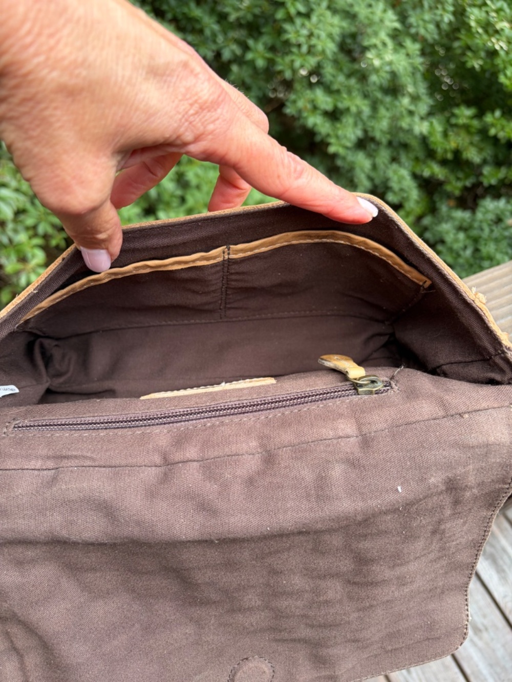 BedStu Cobbler Series Woven Flap Crossbody Handbag - Picture 8 of 11